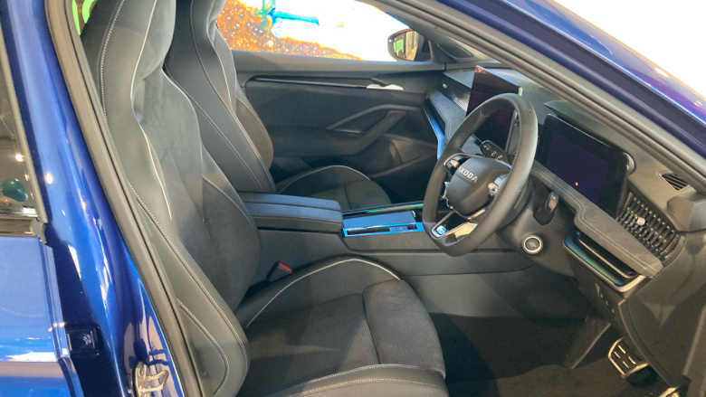 Skoda Superb 1.5 TSI e-TEC Sportline 5dr DSG Petrol Hatchback